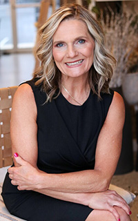 Allison Whittaker REALTOR Headshot - Lancaster PA based expert